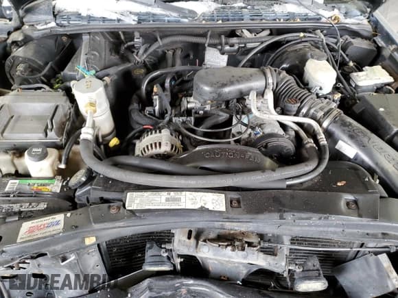 ✅ 2002 GMC Sonoma SLS • VIN: 1GTCS14WX28239250 • Лот: 46291075. Опубликован ранее на Copart с пробегом 186 402 миль. Бесплатный доступ к архиву аукционных продаж из США и подробный отчёт об истории автомобиля на DreamBid. Изображение 12.