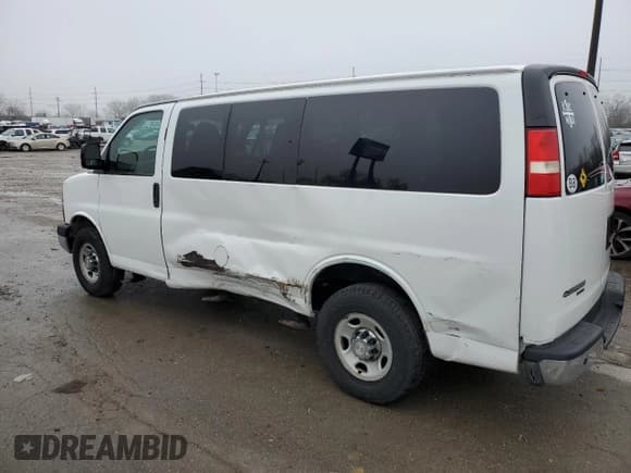✅ 2013 Chevrolet Express Passenger 1LT • VIN: 1GAZGYFG4D1190237 • Lot: 49204764. Wystawiony na Copart z przebiegiem 159 160 mil. Bezpłatny archiwum sprzedaży aukcyjnych z USA i szczegółowy raport historii pojazdu na DreamBid. Zdjęcie 2.