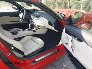 ✅ 2011 BMW Z4 sDrive30i • VIN: WBALM5C53BE380282 • Lot: 43614273. Wystawiony na IAAI z przebiegiem 76 473 mil. Bezpłatny archiwum sprzedaży aukcyjnych z USA i szczegółowy raport historii pojazdu na DreamBid. Zdjęcie 5.