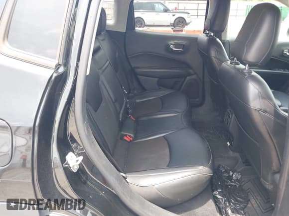 ✅ 2019 Jeep Compass Latitude • VIN: 3C4NJDBBXKT838972 • Lot: 42615357. Listed on IAAI with 77,210 mi. Free auction sales archive from the USA and detailed vehicle history report at DreamBid. Image 8.
