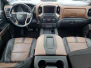 ✅ 2019 Chevrolet Silverado 1500 High Country • VIN: 1GCUYHED0KZ177117 • Лот: 86879205. Опубликован ранее на Copart с пробегом 77 179 миль. Бесплатный доступ к архиву аукционных продаж из США и подробный отчёт об истории автомобиля на DreamBid. Изображение 8.