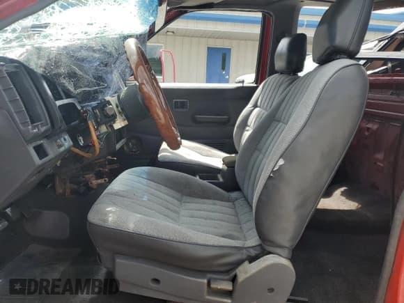 ✅ 1993 Nissan Frontier • VIN: 1N6SD16S7PC350680 • Lot: 60283595. Wystawiony na Copart z przebiegiem 78 271 mil. Bezpłatny archiwum sprzedaży aukcyjnych z USA i szczegółowy raport historii pojazdu na DreamBid. Zdjęcie 7.