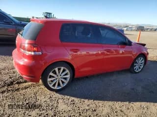 ✅ 2013 Volkswagen Golf TDI • VIN: WVWDM7AJ3DW137961 • Lot: 90648425. Wystawiony na Copart z przebiegiem 84 780 mil. Bezpłatny archiwum sprzedaży aukcyjnych z USA i szczegółowy raport historii pojazdu na DreamBid. Zdjęcie 3.