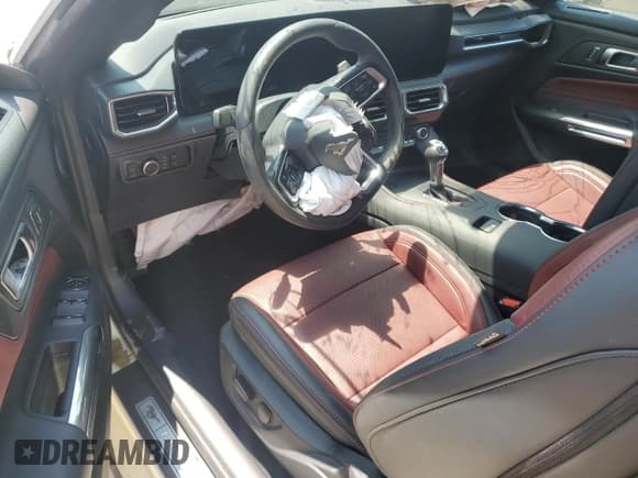 ✅ 2025 Ford Mustang GT Premium • VIN: 1FAGP8FF3S5113070 • Lot: 59037275. Wystawiony na Copart z przebiegiem Nie podano. Bezpłatny archiwum sprzedaży aukcyjnych z USA i szczegółowy raport historii pojazdu na DreamBid. Zdjęcie 8.