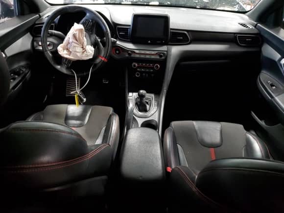 2019 Hyundai Veloster Turbo z VIN KMHTH6AB8KU004734, wystawiony jako Copart lot #41620075 z przebiegiem 137 473 mil mil oraz Szkoda całkowita • Salvage title. Historia ofert i sprzedaży dostępna na DreamBid. Obrazek 8.