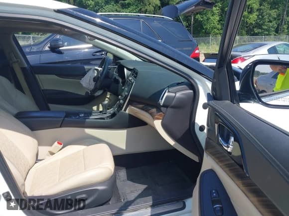 ✅ 2017 Nissan Maxima S • VIN: 1N4AA6APXHC371182 • Lot: 42596000. Listed on IAAI with 159,710 mi. Free auction sales archive from the USA and detailed vehicle history report at DreamBid. Image 5.