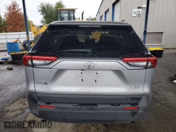 ✅ 2025 Toyota RAV4 LE • VIN: 2T3F1RFVXSC504313 • Лот: 91577275. Опубликован ранее на Copart с пробегом 18 478 миль. Бесплатный доступ к архиву аукционных продаж из США и подробный отчёт об истории автомобиля на DreamBid. Изображение 6.