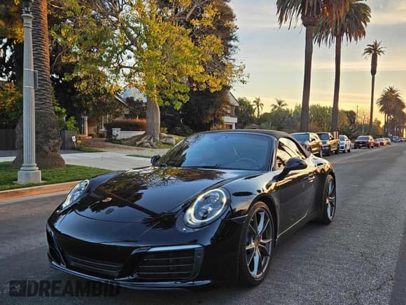 ✅ 2017 Porsche 911 Carrera S • VIN: WP0CB2A90HS154501 • Lot: 65197225. Listed on Copart with 29,861 mi. Free auction sales archive from the USA and detailed vehicle history report at DreamBid. Image 2.