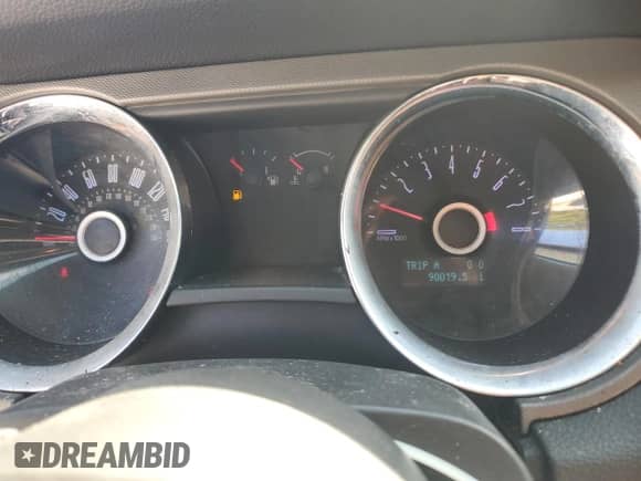 2014 Ford Mustang V6 с VIN 1ZVBP8EM4E5265610, выставлен на аукционе Copart как лот 82585395 с пробегом 90 019 миль миль и Чистый • Clean title. История ставок и продаж доступна на DreamBid. Изображение 9.