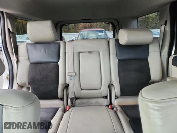 ✅ 2007 Jeep Commander Overland • VIN: 1J8HG68257C671205 • Лот: 82602575. Опубликован ранее на Copart с пробегом 159 536 миль. Бесплатный доступ к архиву аукционных продаж из США и подробный отчёт об истории автомобиля на DreamBid. Изображение 10.