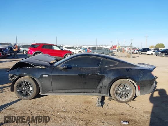 ✅ 2024 Ford Mustang GT Premium • VIN: 1FA6P8CF6R5435986 • Лот: 43620591. Опубликован ранее на IAAI с пробегом 13 711 миль. Бесплатный доступ к архиву аукционных продаж из США и подробный отчёт об истории автомобиля на DreamBid. Изображение 15.