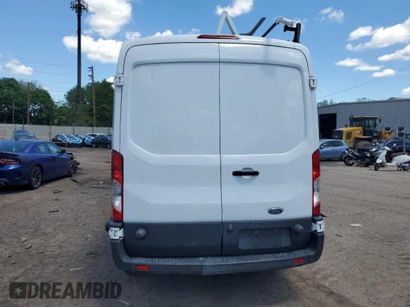 ✅ 2015 Ford Transit • VIN: 1FTNR2CV1FKA35481 • Лот: 56309875. Опубликован ранее на Copart с пробегом 129 822 миль. Бесплатный доступ к архиву аукционных продаж из США и подробный отчёт об истории автомобиля на DreamBid. Изображение 6.