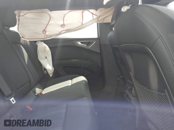 ✅ 2024 Audi Q4 e-tron Premium • VIN: WA1KUBFZ7RP038208 • Lot: 43234577. Listed on IAAI with 5,343 mi. Free auction sales archive from the USA and detailed vehicle history report at DreamBid. Image 8.