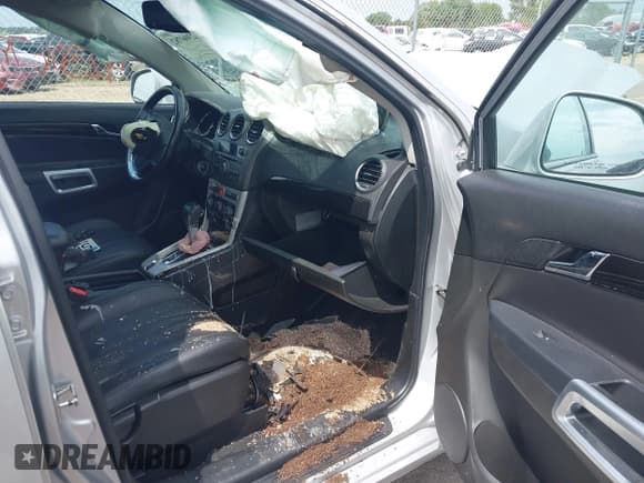 ✅ 2013 Chevrolet Captiva Sport LTZ • VIN: 3GNAL4EK6DS618068 • Lot: 42306782. Wystawiony na IAAI z przebiegiem 100 742 mil. Bezpłatny archiwum sprzedaży aukcyjnych z USA i szczegółowy raport historii pojazdu na DreamBid. Zdjęcie 5.