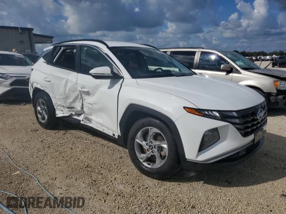 ✅ 2023 Hyundai Tucson SEL • VIN: 5NMJB3AE8PH196791 • Lot: 68501633. Wystawiony na Copart z przebiegiem 18 075 mil. Bezpłatny archiwum sprzedaży aukcyjnych z USA i szczegółowy raport historii pojazdu na DreamBid. Zdjęcie 4.