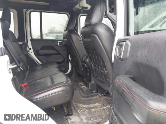✅ 2018 Jeep Wrangler Unlimited Rubicon • VIN: 1C4HJXFG6JW301254 • Lot: 41654089. Wystawiony na IAAI z przebiegiem 71 364 mil. Bezpłatny archiwum sprzedaży aukcyjnych z USA i szczegółowy raport historii pojazdu na DreamBid. Zdjęcie 8.