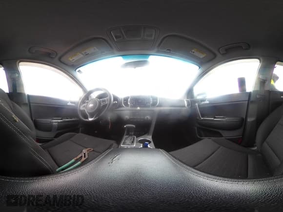 ✅ 2018 Kia Sportage LX • VIN: KNDPM3AC1J7485402 • Lot: 43426449. Wystawiony na IAAI z przebiegiem 137 639 mil. Bezpłatny archiwum sprzedaży aukcyjnych z USA i szczegółowy raport historii pojazdu na DreamBid. Zdjęcie 18.