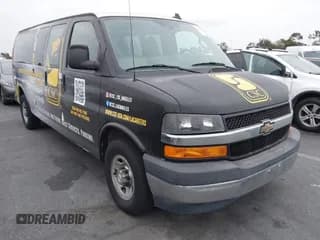 ✅ 2017 Chevrolet Express Passenger LT • VIN: 1GAZGPFG6H1149107 • Лот: 43322736. Опубликован ранее на IAAI с пробегом 95 368 миль. Бесплатный доступ к архиву аукционных продаж из США и подробный отчёт об истории автомобиля на DreamBid. Изображение 1.