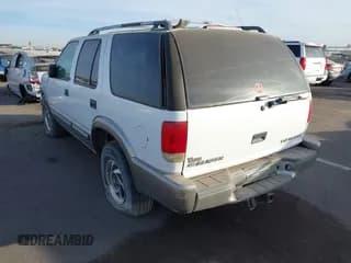 ✅ 2000 Chevrolet Blazer LT • VIN: 1GNDT13W6Y2383741 • Lot: 40957201. Wystawiony na IAAI z przebiegiem 215 604 mil. Bezpłatny archiwum sprzedaży aukcyjnych z USA i szczegółowy raport historii pojazdu na DreamBid. Zdjęcie 3.
