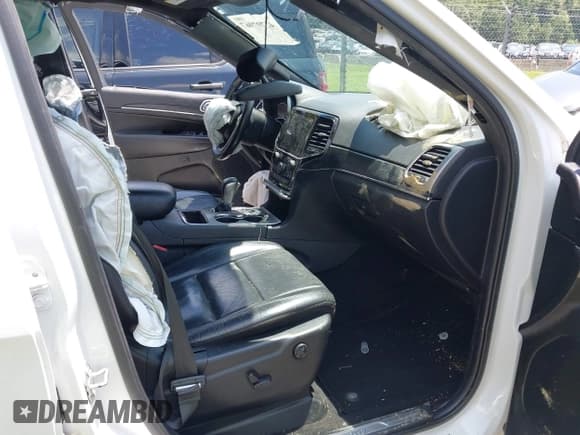 ✅ 2020 Jeep Grand Cherokee Limited • VIN: 1C4RJEBG3LC265820 • Lot: 42797967. Listed on IAAI with 99,220 mi. Free auction sales archive from the USA and detailed vehicle history report at DreamBid. Image 5.