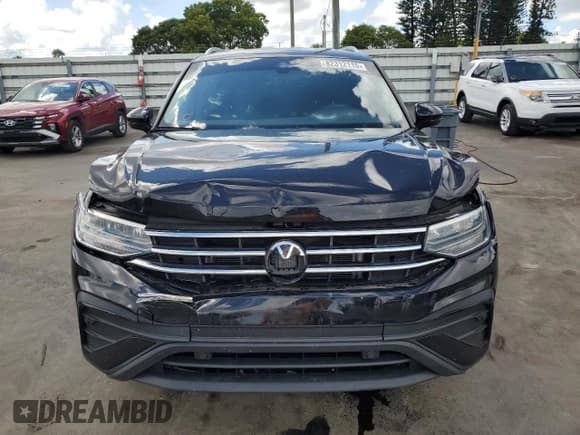 ✅ 2022 Volkswagen Tiguan SE • VIN: 3VV3B7AX6NM117485 • Лот: 82312115. Опубликован ранее на Copart с пробегом 56 170 миль. Бесплатный доступ к архиву аукционных продаж из США и подробный отчёт об истории автомобиля на DreamBid. Изображение 5.