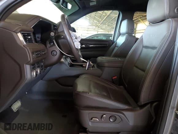 ✅ 2022 GMC Yukon Denali • VIN: 1GKS2DKLXNR243646 • Lot: 66858815. Listed on Copart with 21,815 mi. Free auction sales archive from the USA and detailed vehicle history report at DreamBid. Image 7.