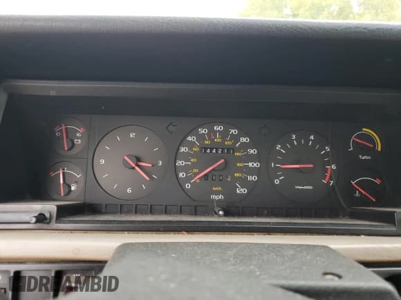 ✅ 1988 Volvo 740 • VIN: YV1FA8757J1136056 • Lot: 72710544. Listed on Copart with 344,211 mi. Free auction sales archive from the USA and detailed vehicle history report at DreamBid. Image 9.