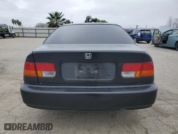✅ 1997 Honda Civic DX • VIN: 1HGEJ6229VL065702 • Lot: 48836445. Wystawiony na Copart z przebiegiem 198 638 mil. Bezpłatny archiwum sprzedaży aukcyjnych z USA i szczegółowy raport historii pojazdu na DreamBid. Zdjęcie 6.