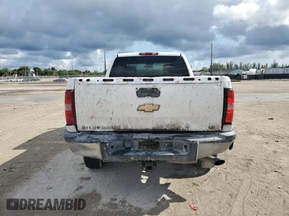 ✅ 2008 Chevrolet Silverado 2500HD Work Truck • VIN: 1GCHC29K38E215073 • Lot: 61954065. Wystawiony na Copart z przebiegiem 332 337 mil. Bezpłatny archiwum sprzedaży aukcyjnych z USA i szczegółowy raport historii pojazdu na DreamBid. Zdjęcie 6.