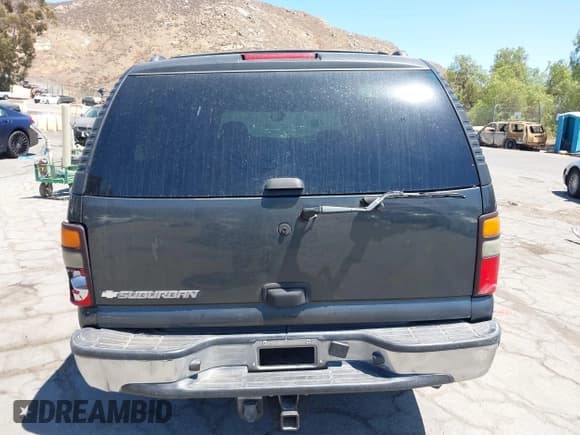 ✅ 2006 Chevrolet Suburban LS 1WT • VIN: 1GNEC16Z06J140083 • Lot: 42873925. Listed on IAAI with 254,683 mi. Free auction sales archive from the USA and detailed vehicle history report at DreamBid. Image 16.