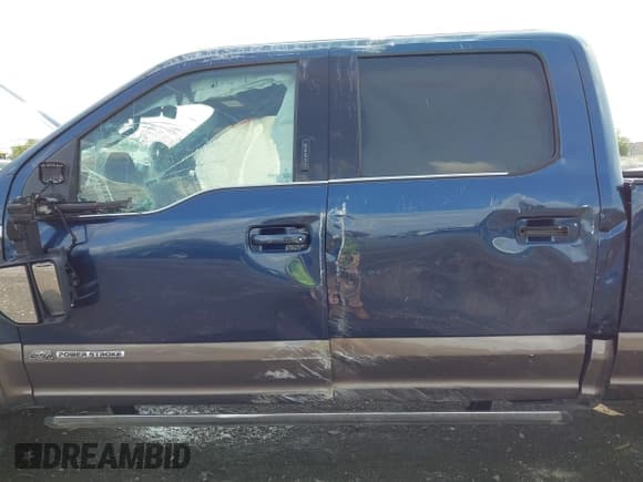 ✅ 2017 Ford F-250 Lariat • VIN: 1FT7W2BT6HEC75421 • Lot: 43154108. Wystawiony na IAAI z przebiegiem 103 683 mil. Bezpłatny archiwum sprzedaży aukcyjnych z USA i szczegółowy raport historii pojazdu na DreamBid. Zdjęcie 6.