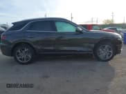 ✅ 2025 Genesis GV70 2.5T • VIN: KMUMADTB7SU205228 • Lot: 43907738. Wystawiony na IAAI z przebiegiem 26 435 mil. Bezpłatny archiwum sprzedaży aukcyjnych z USA i szczegółowy raport historii pojazdu na DreamBid. Zdjęcie 13.