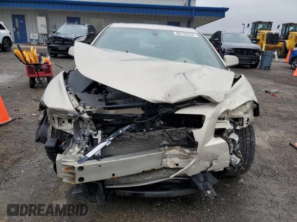 ✅ 2010 Chevrolet Malibu 1LT • VIN: 1G1ZC5EB1AF231518 • Lot: 80722634. Wystawiony na Copart z przebiegiem 121 322 mil. Bezpłatny archiwum sprzedaży aukcyjnych z USA i szczegółowy raport historii pojazdu na DreamBid. Zdjęcie 5.