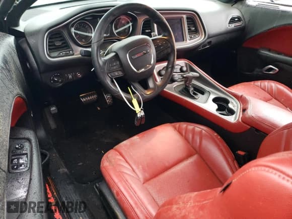 ✅ 2021 Dodge Challenger R/T Scat Pack • VIN: 2C3CDZFJ1MH510093 • Lot: 41109494. Wystawiony na Copart z przebiegiem 34 948 mil. Bezpłatny archiwum sprzedaży aukcyjnych z USA i szczegółowy raport historii pojazdu na DreamBid. Zdjęcie 8.