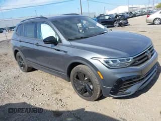 ✅ 2024 Volkswagen Tiguan SE R-Line Black • VIN: 3VVCB7AX5RM210391 • Lot: 43235811. Wystawiony na IAAI z przebiegiem 7 922 mil. Bezpłatny archiwum sprzedaży aukcyjnych z USA i szczegółowy raport historii pojazdu na DreamBid. Zdjęcie 1.