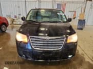 ✅ 2010 Chrysler Town & Country Touring Plus • VIN: 2A4RR8D12AR451706 • Lot: 90633365. Wystawiony na Copart z przebiegiem 207 519 mil. Bezpłatny archiwum sprzedaży aukcyjnych z USA i szczegółowy raport historii pojazdu na DreamBid. Zdjęcie 5.