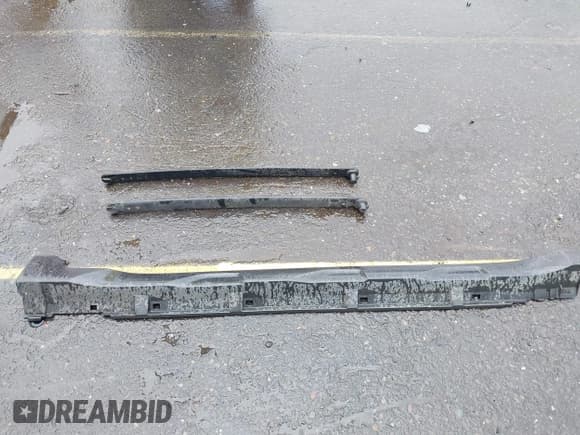 ✅ 2015 Subaru Outback Limited • VIN: 4S4BSENC8F3246462 • Lot: 43340884. Listed on IAAI with 171,060 mi. Free auction sales archive from the USA and detailed vehicle history report at DreamBid. Image 18.