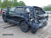 ✅ 2021 Volkswagen Tiguan SE • VIN: 3VV2B7AX9MM045580 • Lot: 42116249. Wystawiony na IAAI z przebiegiem 59 608 mil. Bezpłatny archiwum sprzedaży aukcyjnych z USA i szczegółowy raport historii pojazdu na DreamBid. Zdjęcie 3.