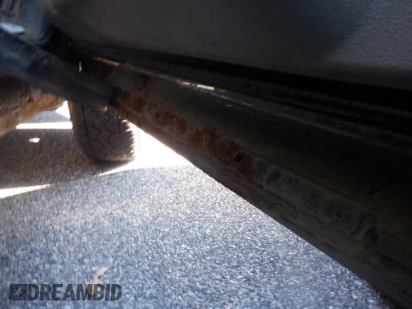 ✅ 2007 Chevrolet Silverado 1500 Work Truck • VIN: 1GCEC19X07Z611770 • Lot: 43724070. Wystawiony na IAAI z przebiegiem 234 660 mil. Bezpłatny archiwum sprzedaży aukcyjnych z USA i szczegółowy raport historii pojazdu na DreamBid. Zdjęcie 7.