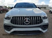 ✅ 2024 Mercedes-Benz GLE 63 S AMG • VIN: 4JGFD8KB3RB133764 • Lot: 72521484. Wystawiony na Copart z przebiegiem 8 844 mil. Bezpłatny archiwum sprzedaży aukcyjnych z USA i szczegółowy raport historii pojazdu na DreamBid. Zdjęcie 5.
