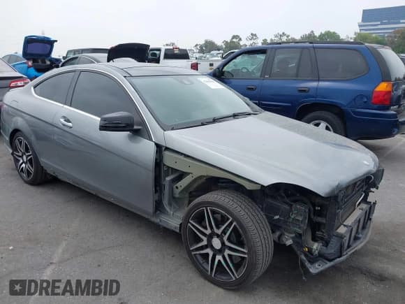 ✅ 2013 Mercedes-Benz C 250 • VIN: WDDGJ4HB9DG059771 • Lot: 42484969. Wystawiony na IAAI z przebiegiem 87 438 mil. Bezpłatny archiwum sprzedaży aukcyjnych z USA i szczegółowy raport historii pojazdu na DreamBid. Zdjęcie 1.