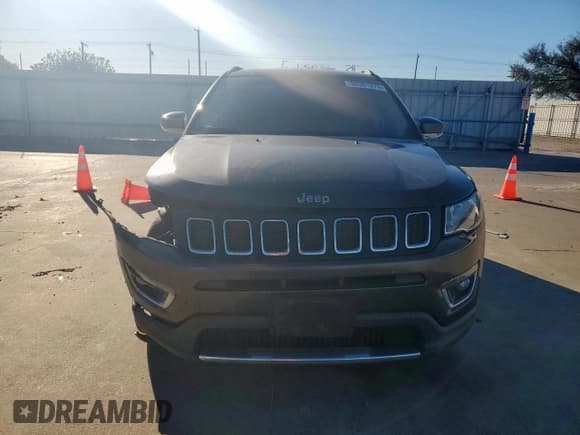 ✅ 2019 Jeep Compass Limited • VIN: 3C4NJCCB1KT663004 • Лот: 90361975. Опубликован ранее на Copart с пробегом 83 862 миль. Бесплатный доступ к архиву аукционных продаж из США и подробный отчёт об истории автомобиля на DreamBid. Изображение 5.