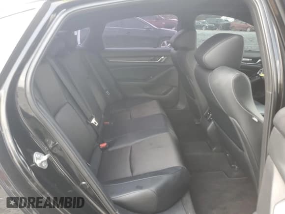 ✅ 2018 Honda Accord Sport • VIN: 1HGCV2F35JA051650 • Лот: 71272665. Опубликован ранее на Copart с пробегом 103 638 миль. Бесплатный доступ к архиву аукционных продаж из США и подробный отчёт об истории автомобиля на DreamBid. Изображение 10.