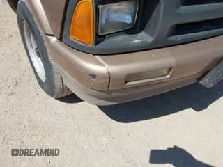 ✅ 1997 Chevrolet Blazer LS • VIN: 1GNCS18W7VK112285 • Lot: 42485308. Wystawiony na IAAI z przebiegiem 207 504 mil. Bezpłatny archiwum sprzedaży aukcyjnych z USA i szczegółowy raport historii pojazdu na DreamBid. Zdjęcie 6.