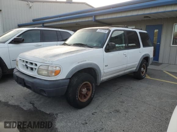 ✅ 2001 Ford Explorer XLS • VIN: 1FMZU72E91ZA11861 • Lot: 88266025. Listed on Copart with 165,970 mi. Free auction sales archive from the USA and detailed vehicle history report at DreamBid. Image 1.