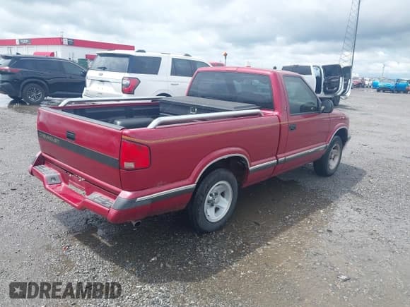 ✅ 1995 Chevrolet S-10 • VIN: 1GCCS14ZXS8174085 • Лот: 42236832. Опубликован ранее на IAAI с пробегом 119 799 миль. Бесплатный доступ к архиву аукционных продаж из США и подробный отчёт об истории автомобиля на DreamBid. Изображение 4.