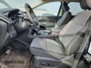 ✅ 2019 Ford Escape SE • VIN: 1FMCU9GD0KUA71057 • Lot: 93626235. Wystawiony na Copart z przebiegiem 98 615 mil. Bezpłatny archiwum sprzedaży aukcyjnych z USA i szczegółowy raport historii pojazdu na DreamBid. Zdjęcie 7.