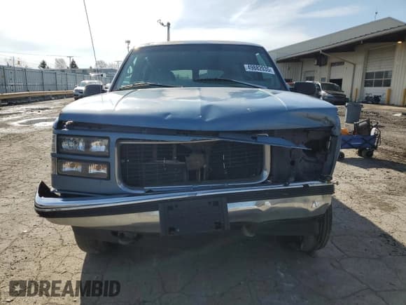 ✅ 1997 GMC Suburban • VIN: 1GKFK16R7VJ707618 • Lot: 49882035. Wystawiony na Copart z przebiegiem 317 771 mil. Bezpłatny archiwum sprzedaży aukcyjnych z USA i szczegółowy raport historii pojazdu na DreamBid. Zdjęcie 5.