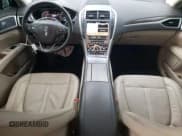 ✅ 2017 Lincoln MKZ Reserve • VIN: 3LN6L5F96HR643884 • Lot: 91460865. Wystawiony na Copart z przebiegiem 97 481 mil. Bezpłatny archiwum sprzedaży aukcyjnych z USA i szczegółowy raport historii pojazdu na DreamBid. Zdjęcie 8.