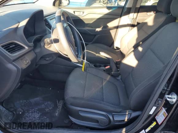 ✅ 2020 Hyundai Accent SE • VIN: 3KPC24A60LE097276 • Lot: 72590384. Wystawiony na Copart z przebiegiem 124 035 mil mil. Skorzystaj z bezpłatnego archiwum sprzedaży aukcyjnych z USA i zobacz szczegółowy raport historii pojazdu na DreamBid. Zdjęcie 7.